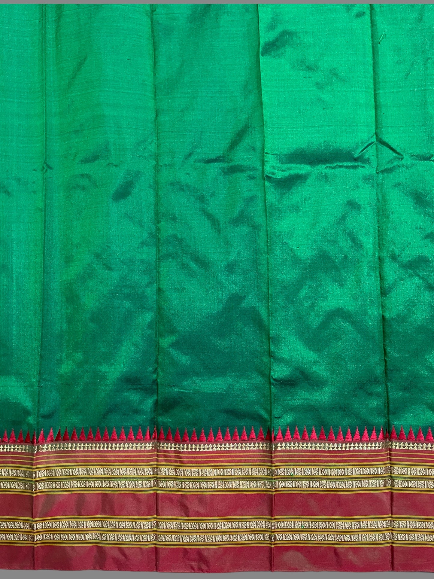 Narayanpet Plain Bottle Green Silk Saree