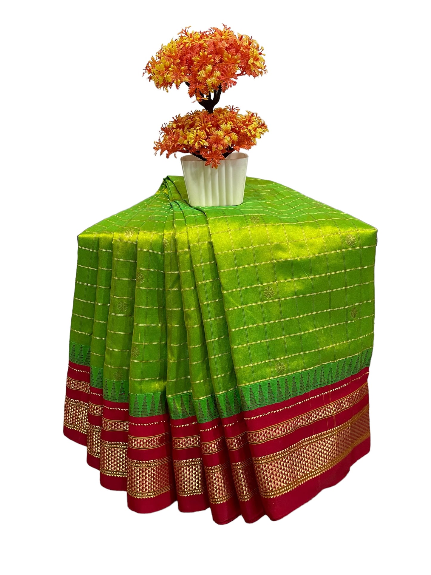 Peshwai Big Checks Parrot Green Pure Silk Saree