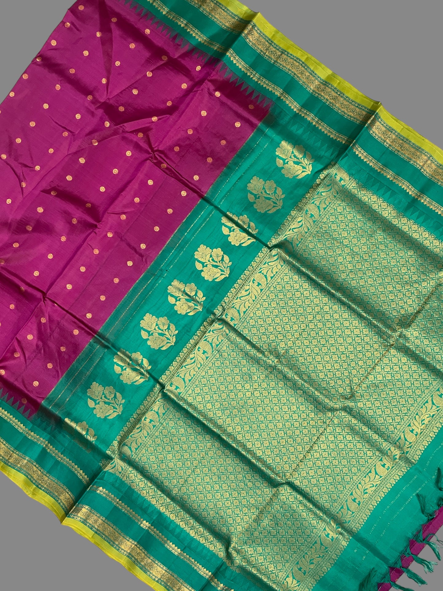 Narayanpet Gap Border Magenta Silk Saree