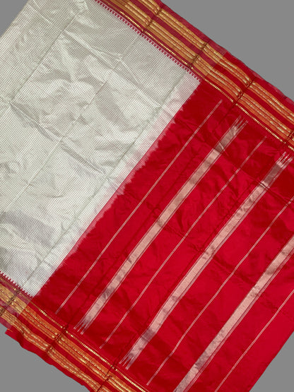 Narayanpet Checks Light Grey Pure Silk Sarees