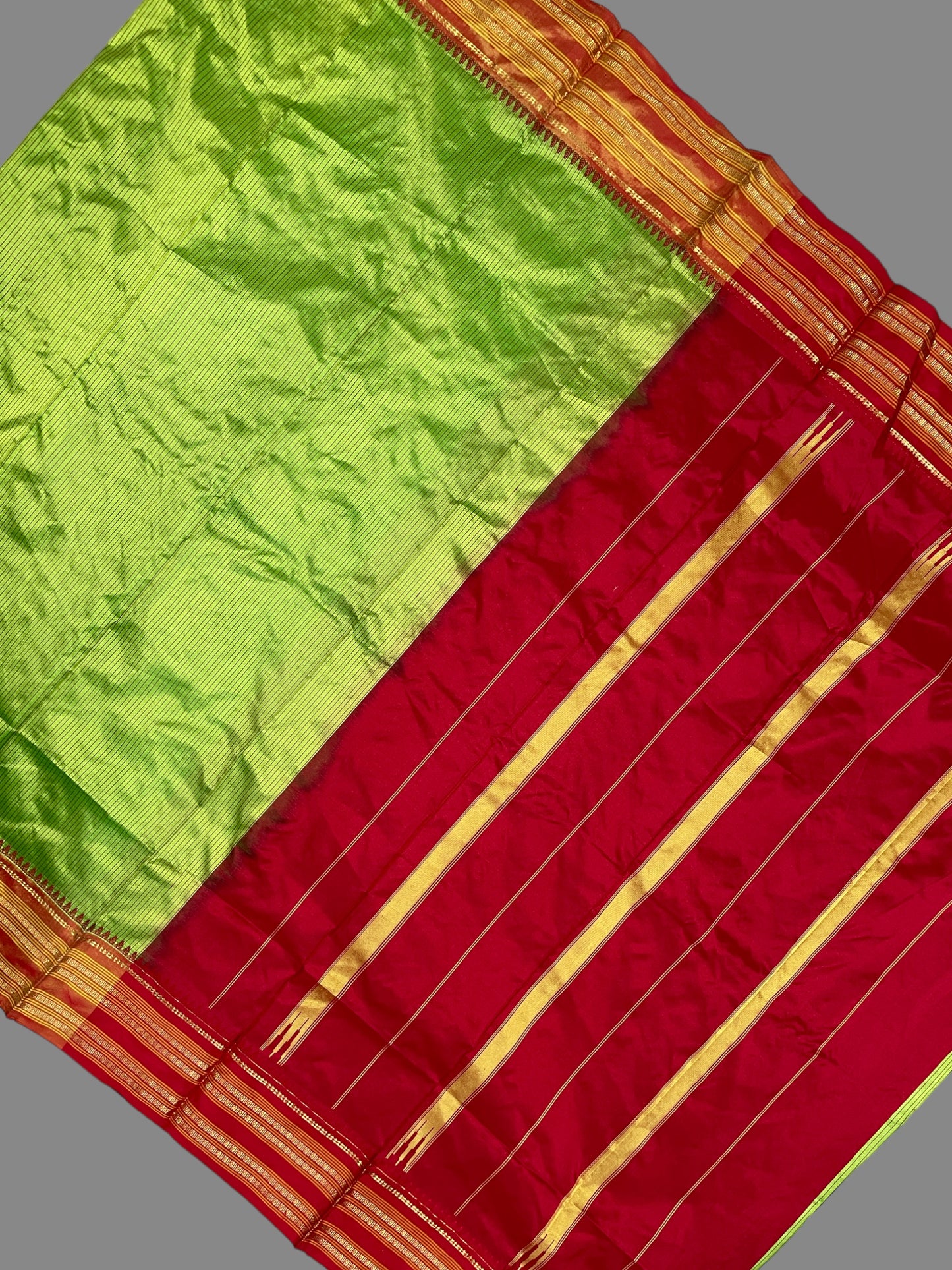 Narayanpet checks Parrot Green Pure Silk Saree