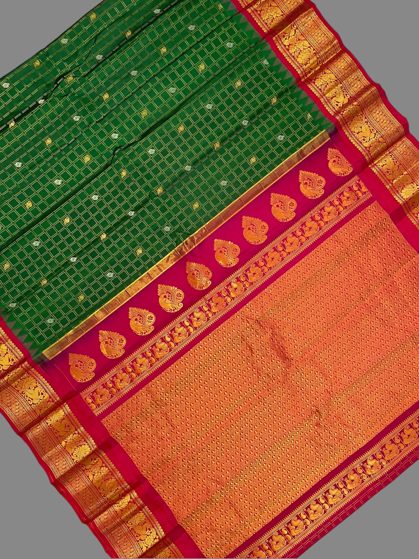 Humsa Big Checks Emerald Green Pure Silk Saree