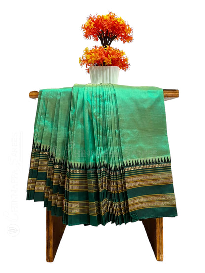 Narayanpet Plain Emerald Green colour pure Silk Saree