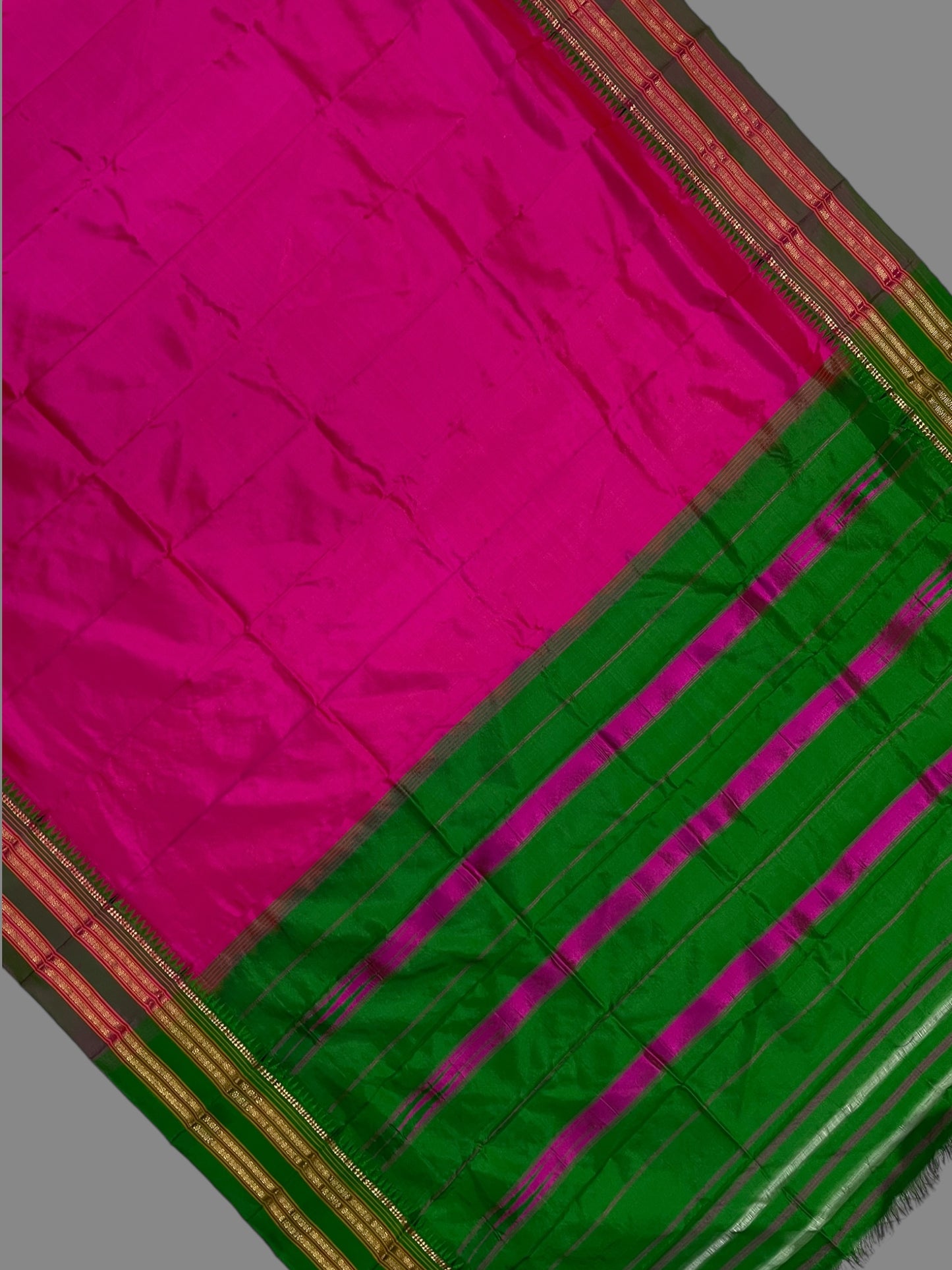 Narayanpet Plain Pink colour pure Silk Saree