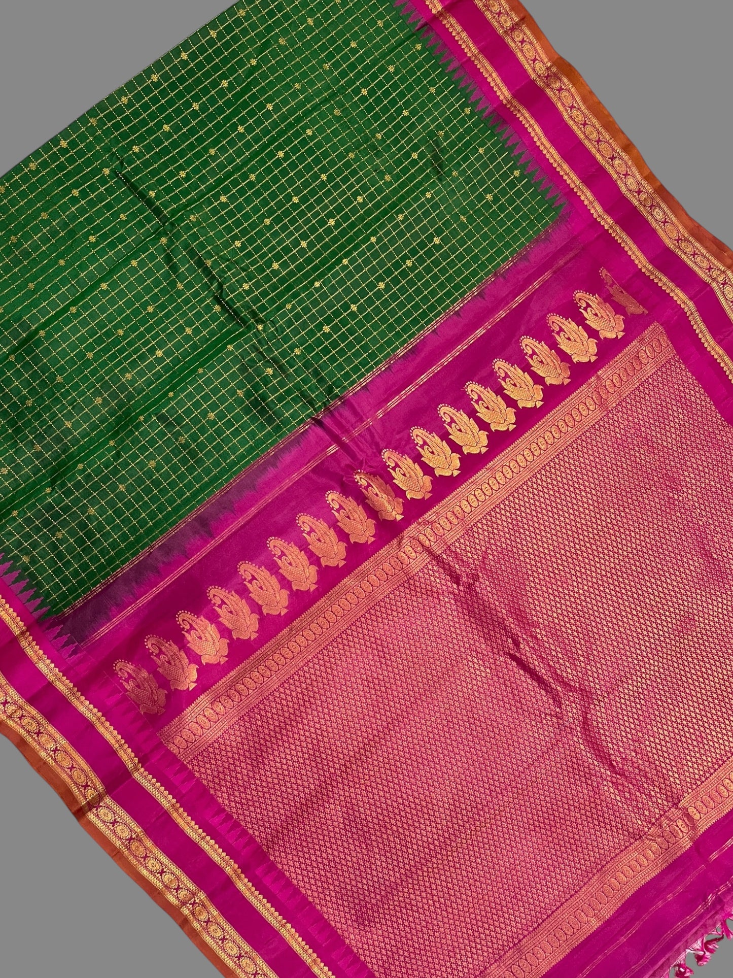 Gap Border Checks Green Pure Silk Saree