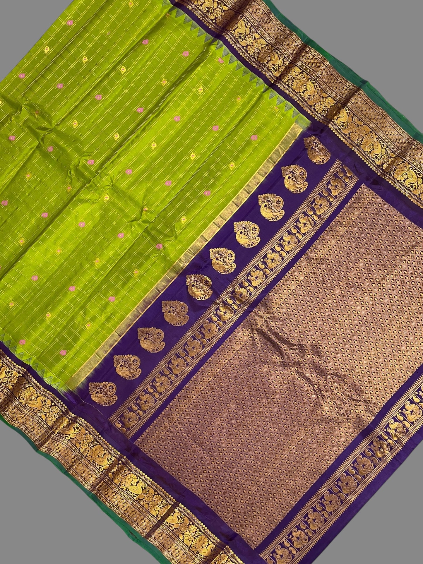 Humsa Big Checks Mehndi Green Pure Silk Saree