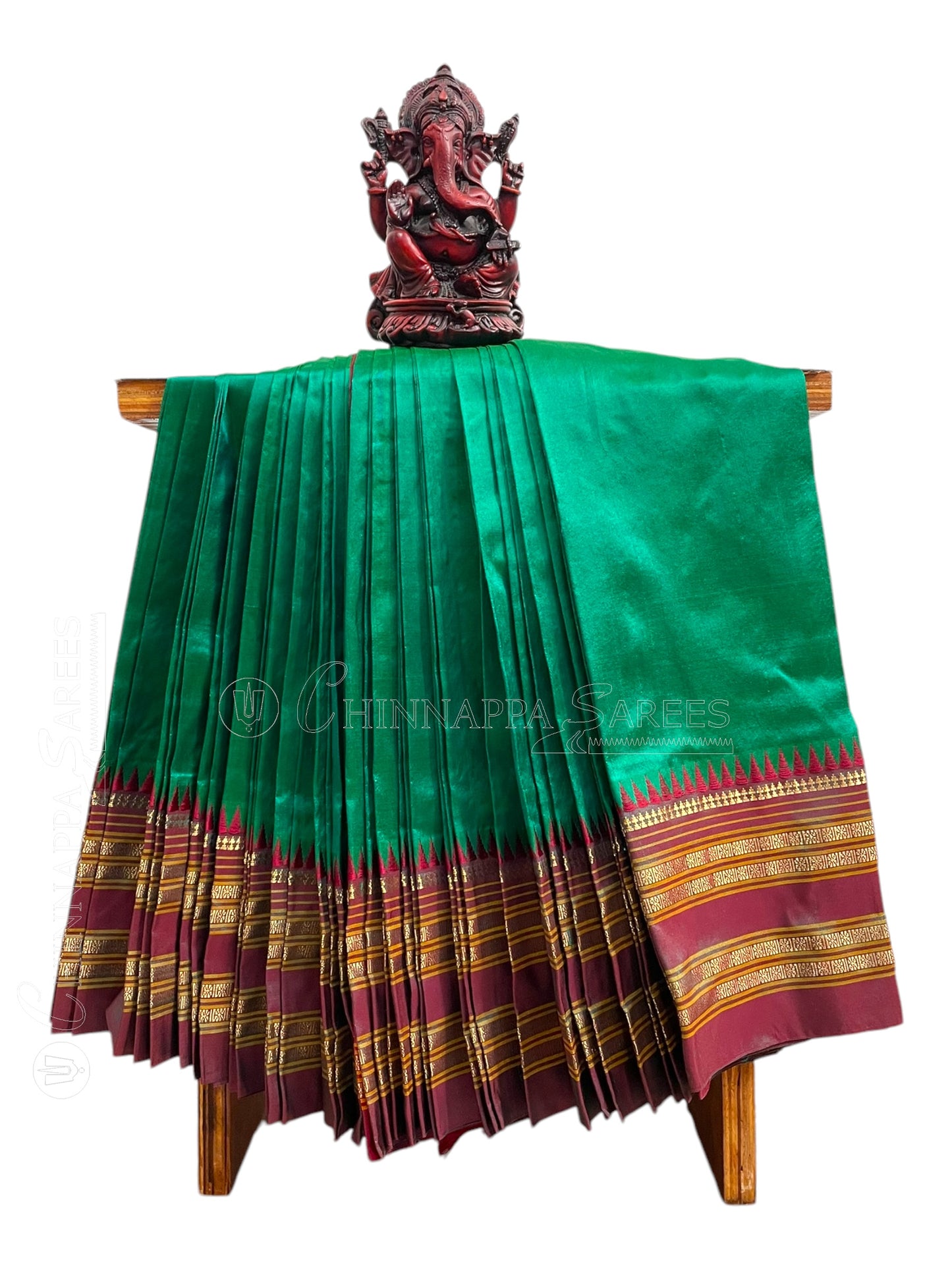 Narayanpet Plain Emerald Green Pure Silk Saree