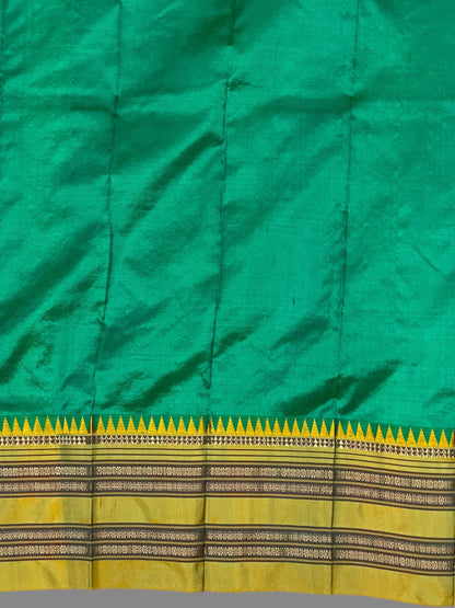 Narayanpet Plain Shamrock Green pure Silk Saree