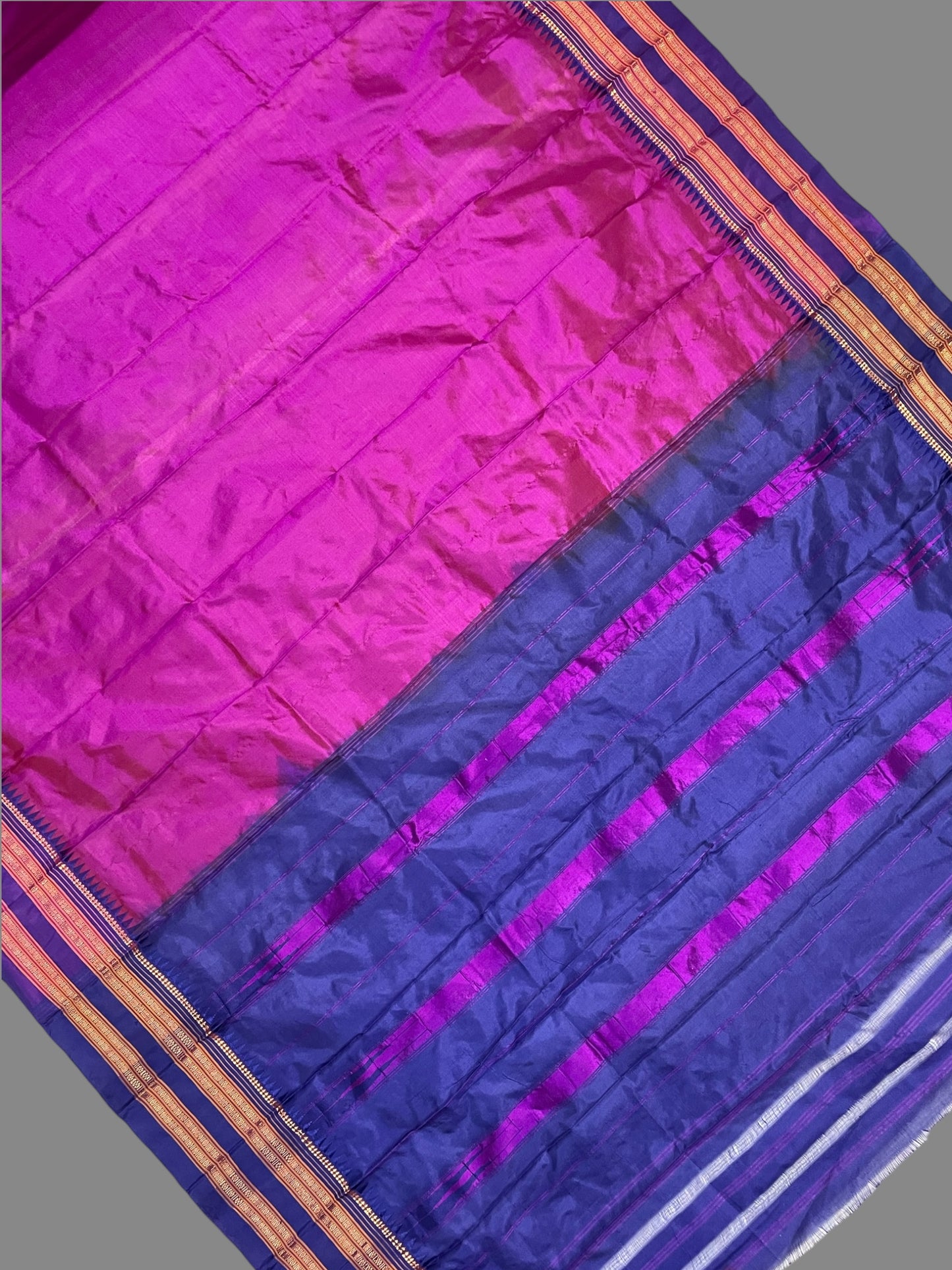 Narayanpet Plain Magenta pure Silk Saree