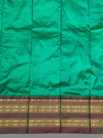 Narayanpet Plain Emerald Green Pure Silk Saree