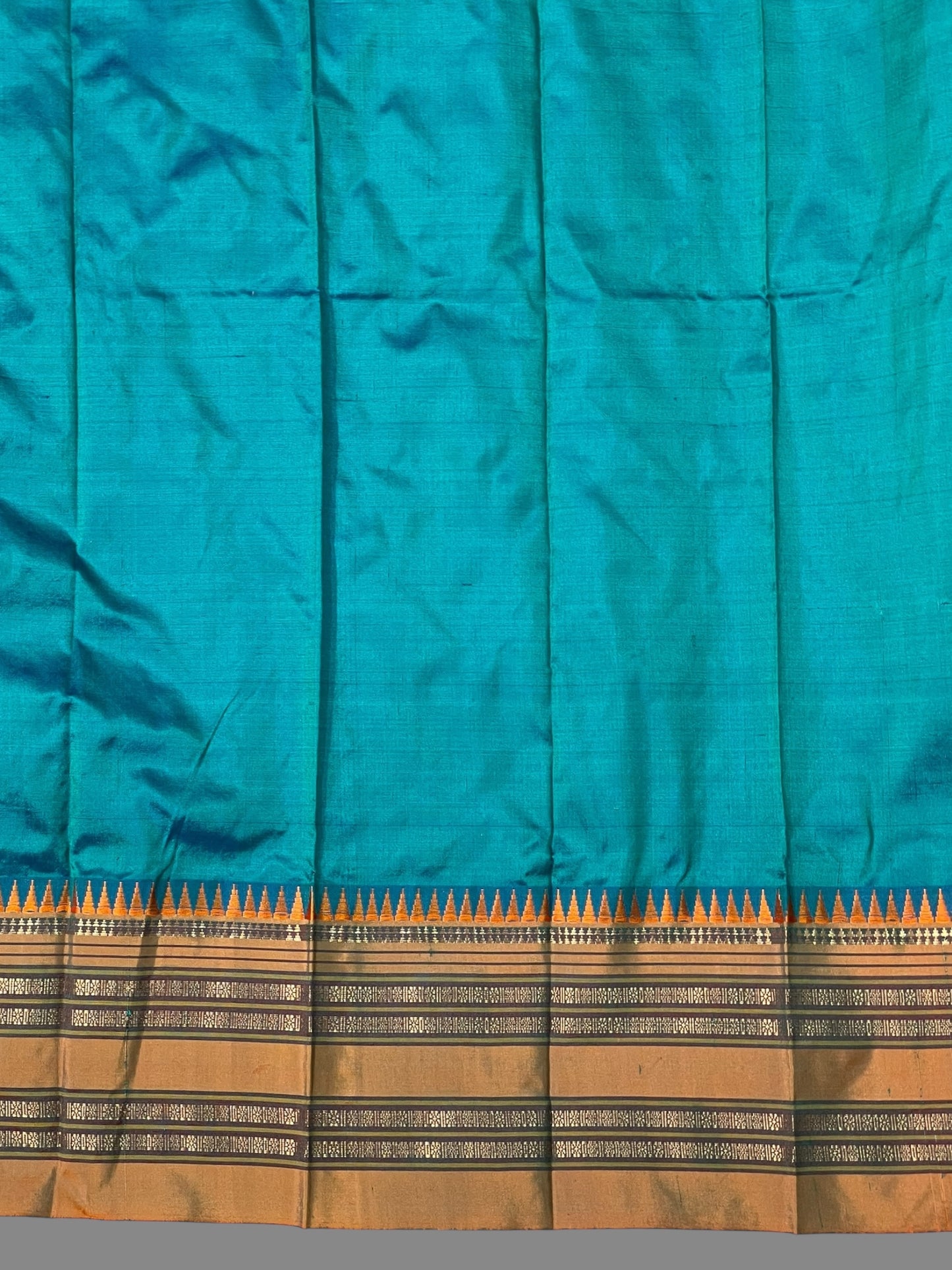 Narayanpet Plain Peacock Blue Pure Silk Saree