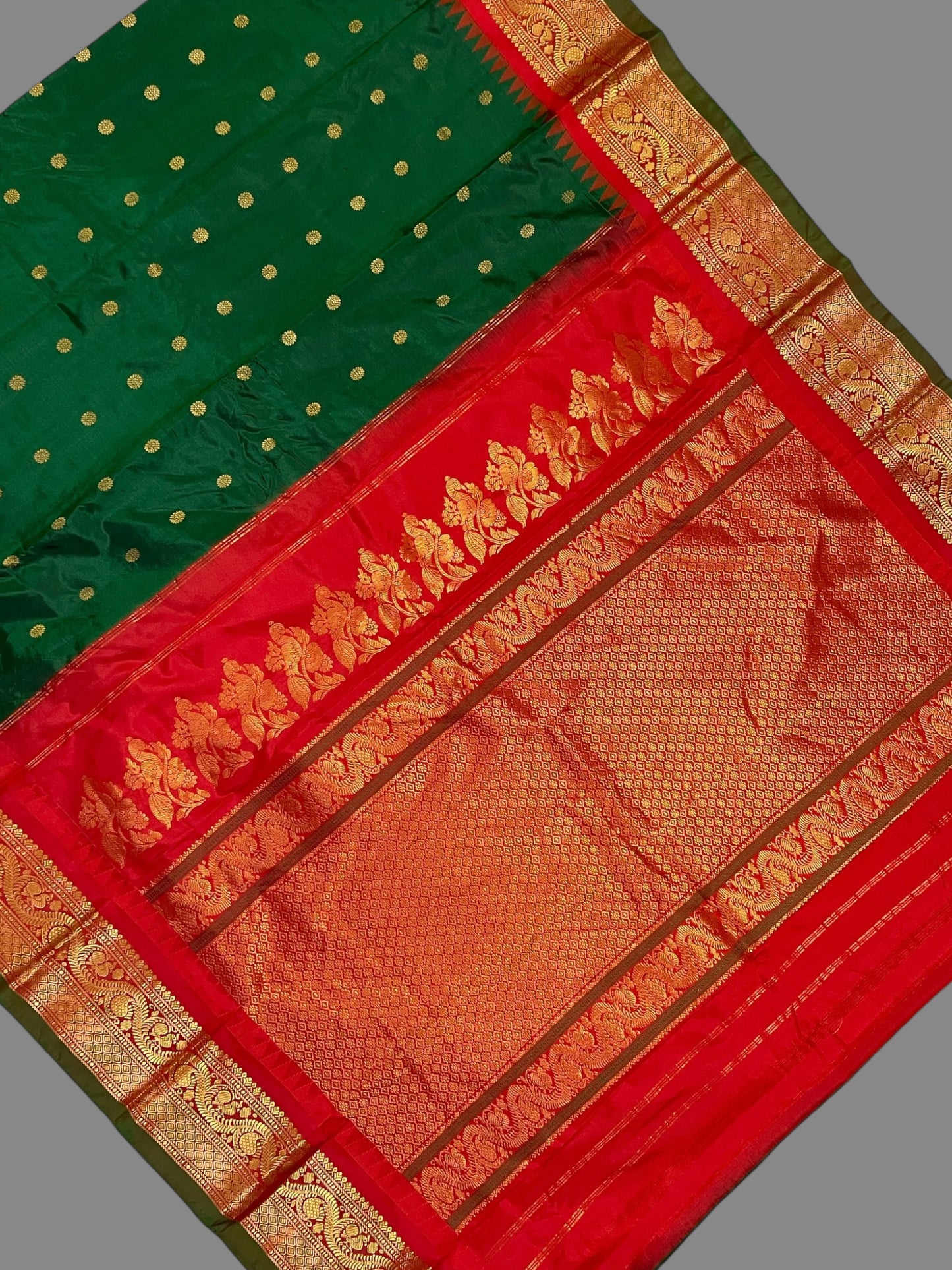 Ankita Border Dark Green Pure Silk Saree