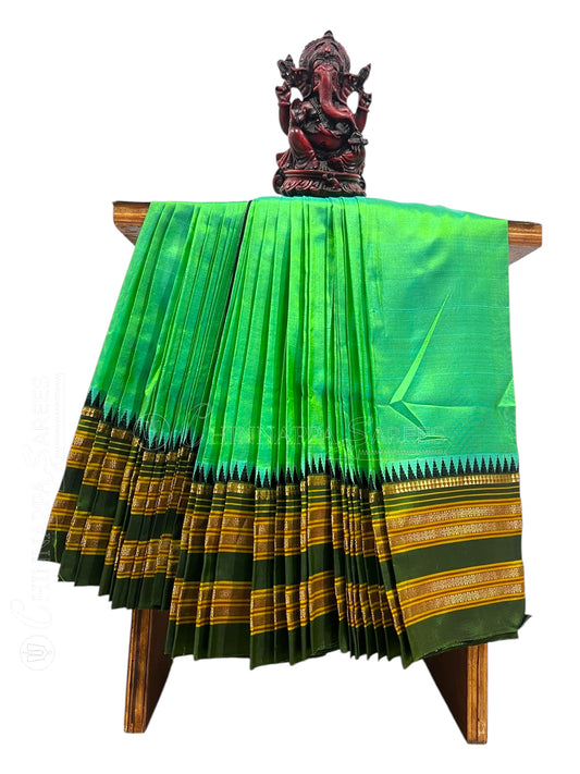 Narayanpet Plain Emarald Green colour pure Silk Saree