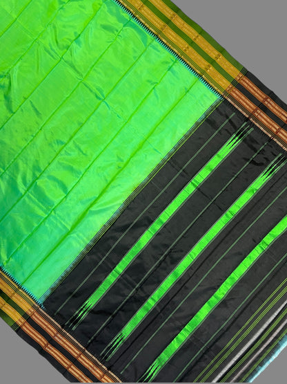 Narayanpet Plain Emarald Green colour pure Silk Saree