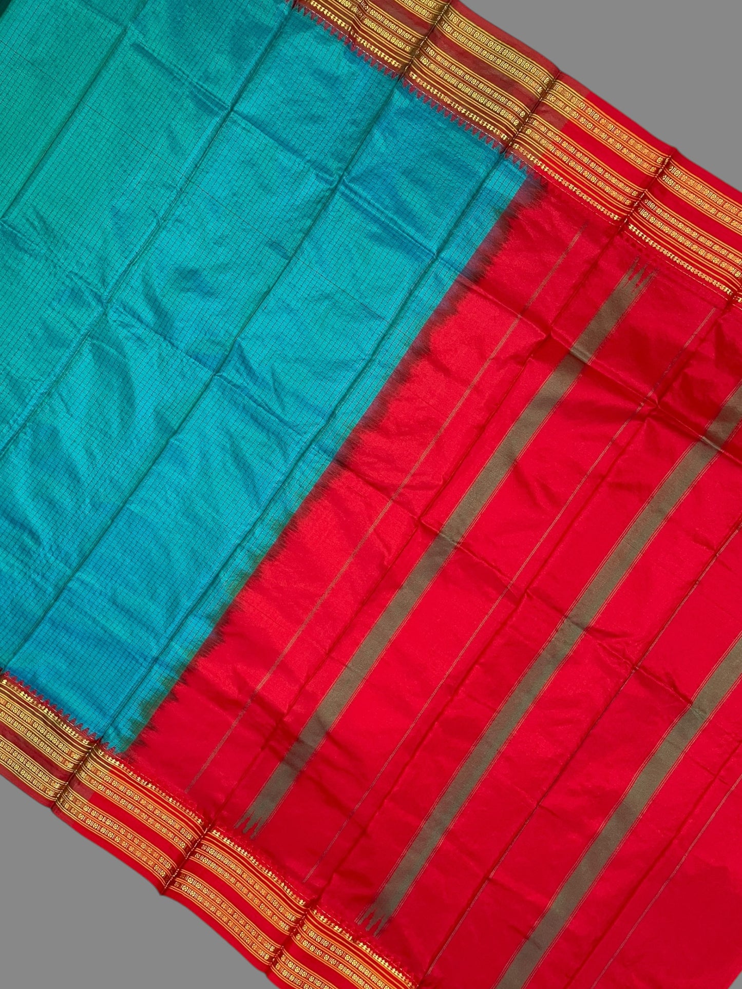 Narayanpet checks Rama Green Pure Silk Saree