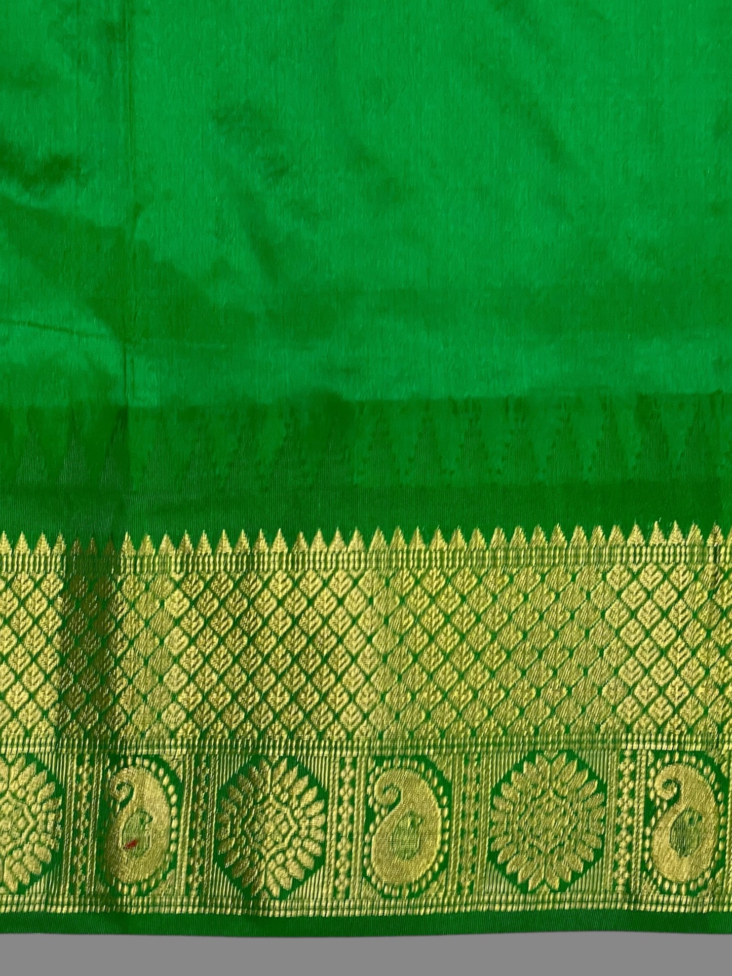 Kanchi Mango Border Red Silk Sarees