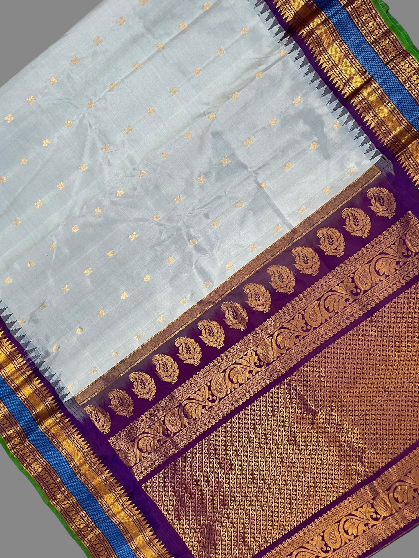 Venkat Giri Checks Very Light Blue Pure Silk Saree