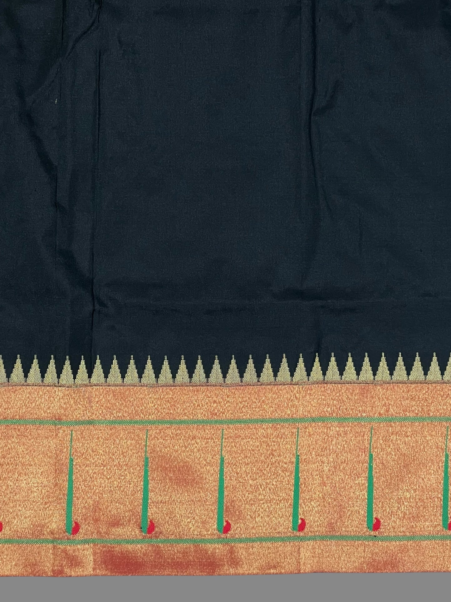 Single Muniya Border Black Silk Saree