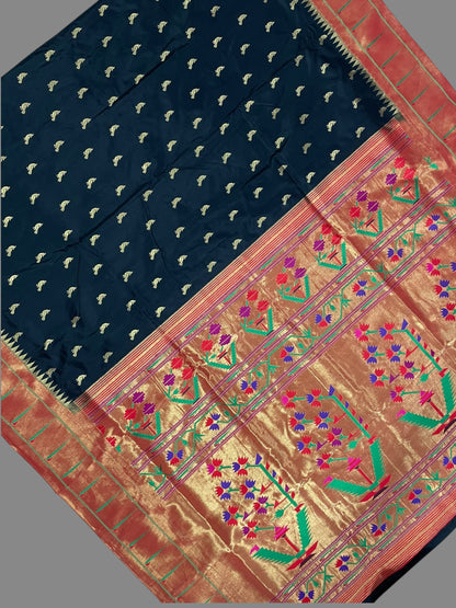 Single Muniya Border Black Silk Saree