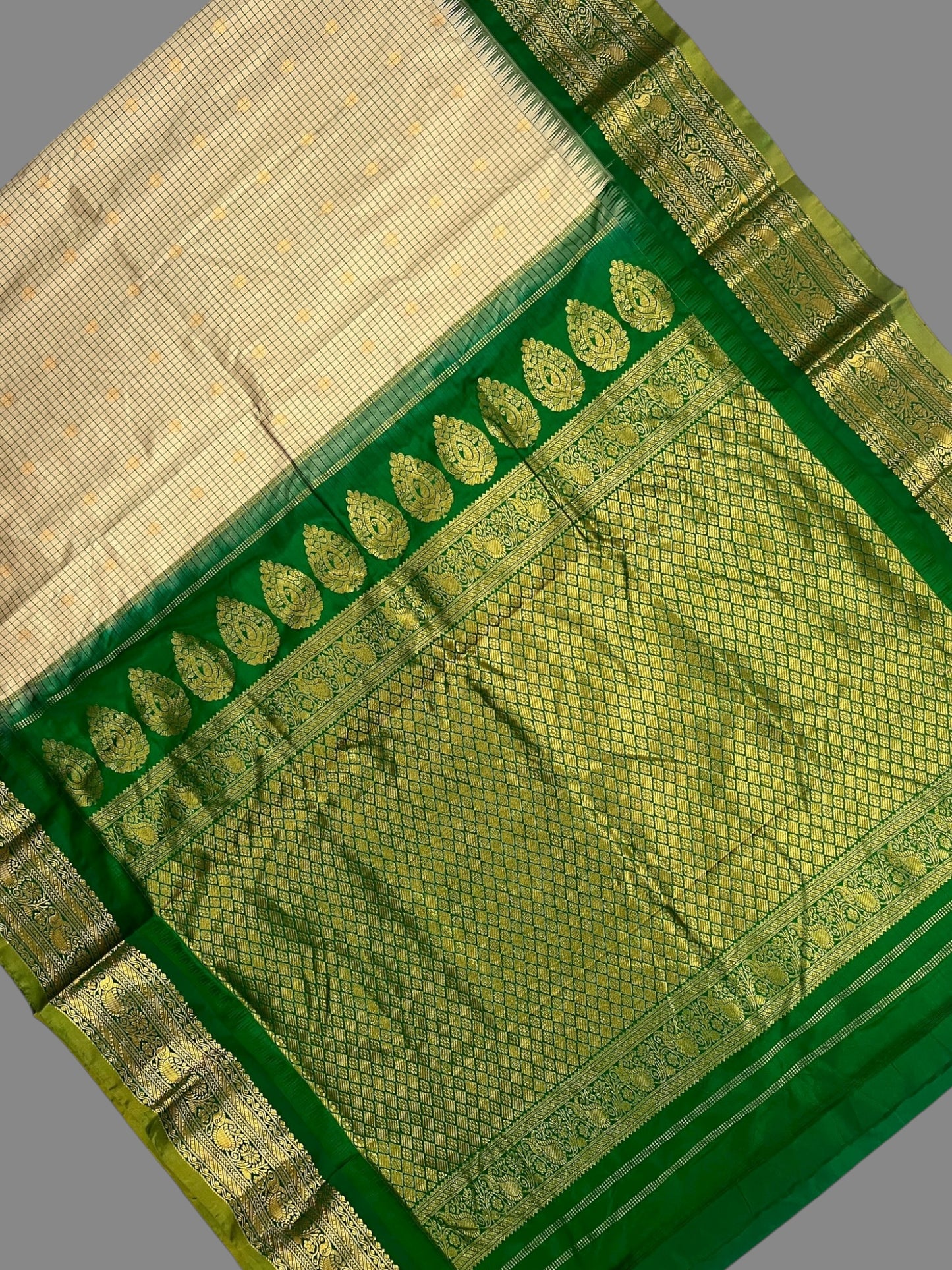 Gadwal Small Checks Butta Cream Pure Silk Sarees