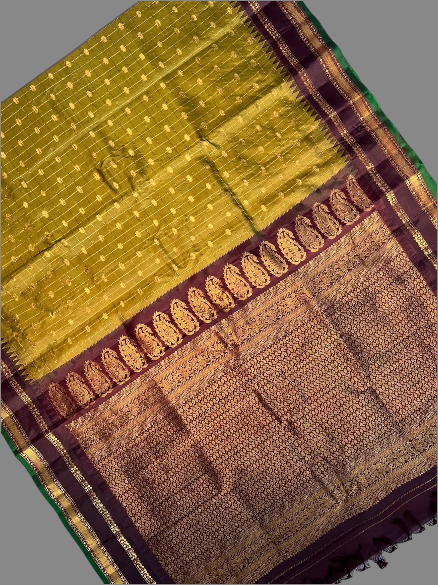 Gap Border Checks Mehndi Green Pure Silk Saree