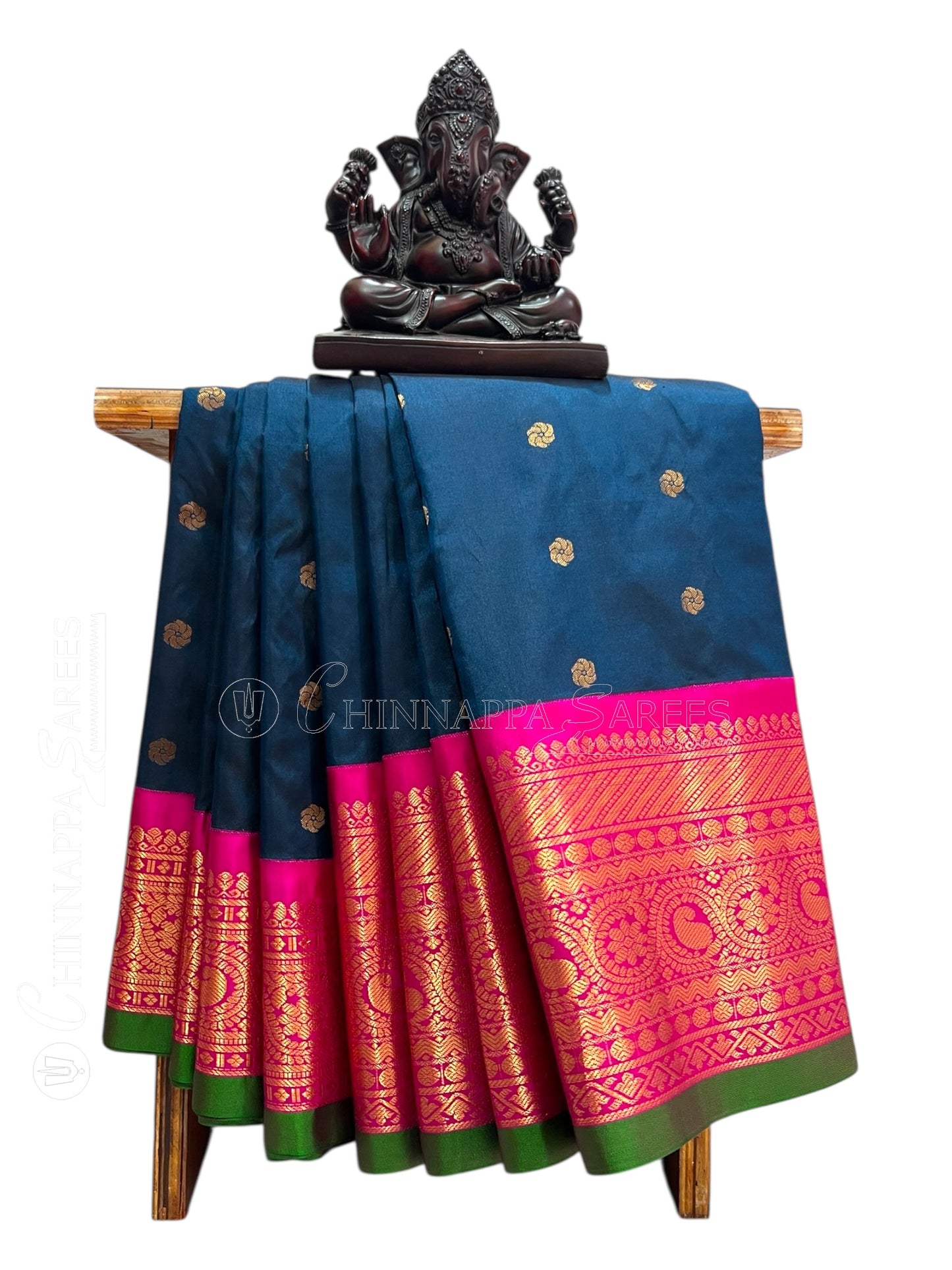 Gadwal Big Border Peacock Green Pure Silk Sarees
