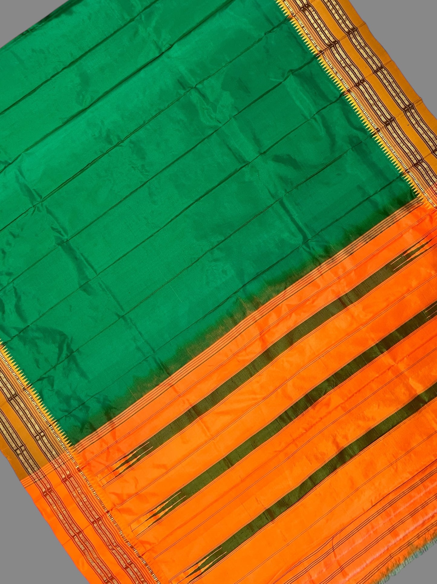 Narayanpet Plain Green Pure Silk Saree