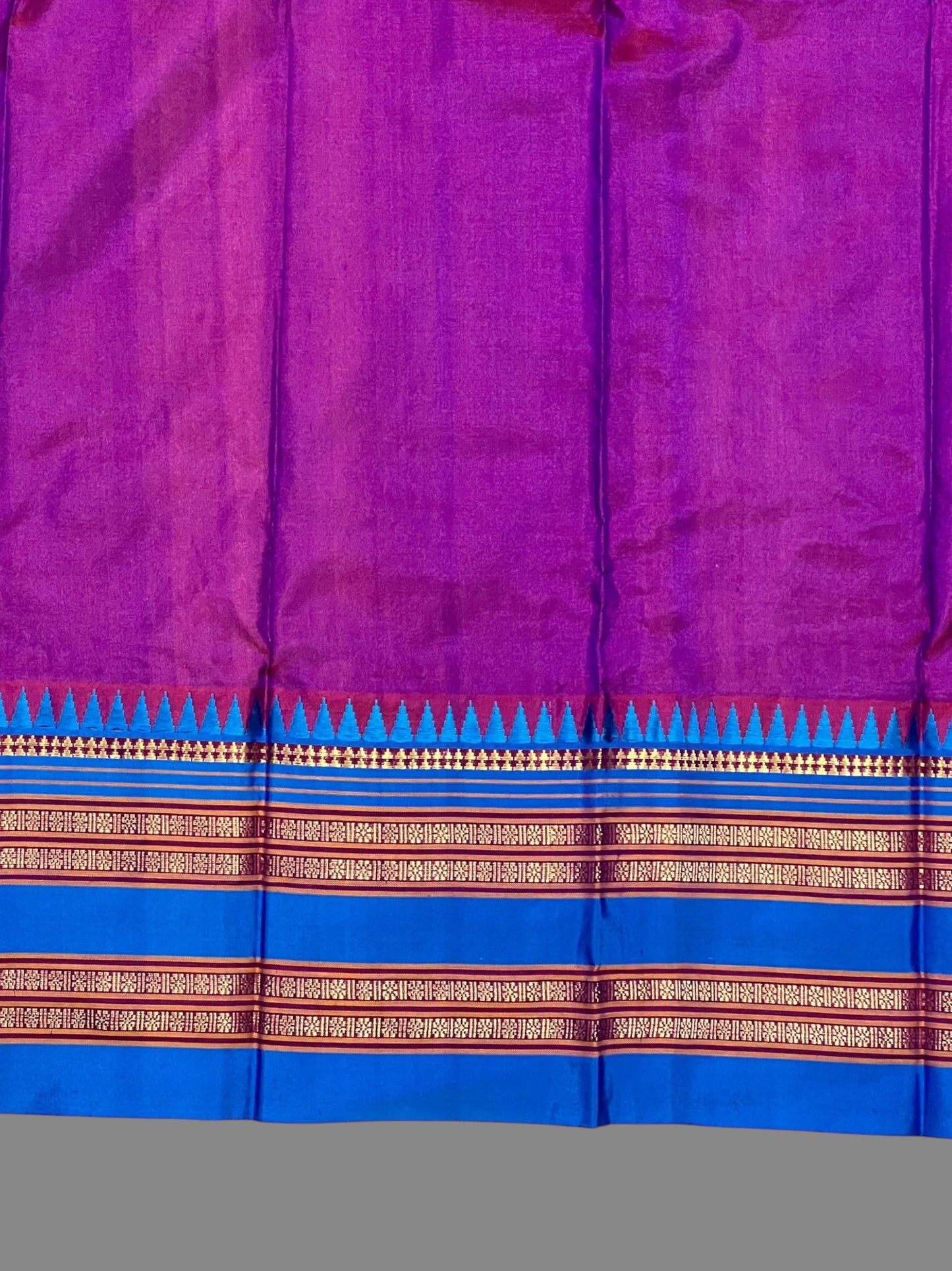 Narayanpet Plain Magenta Pure Silk Saree