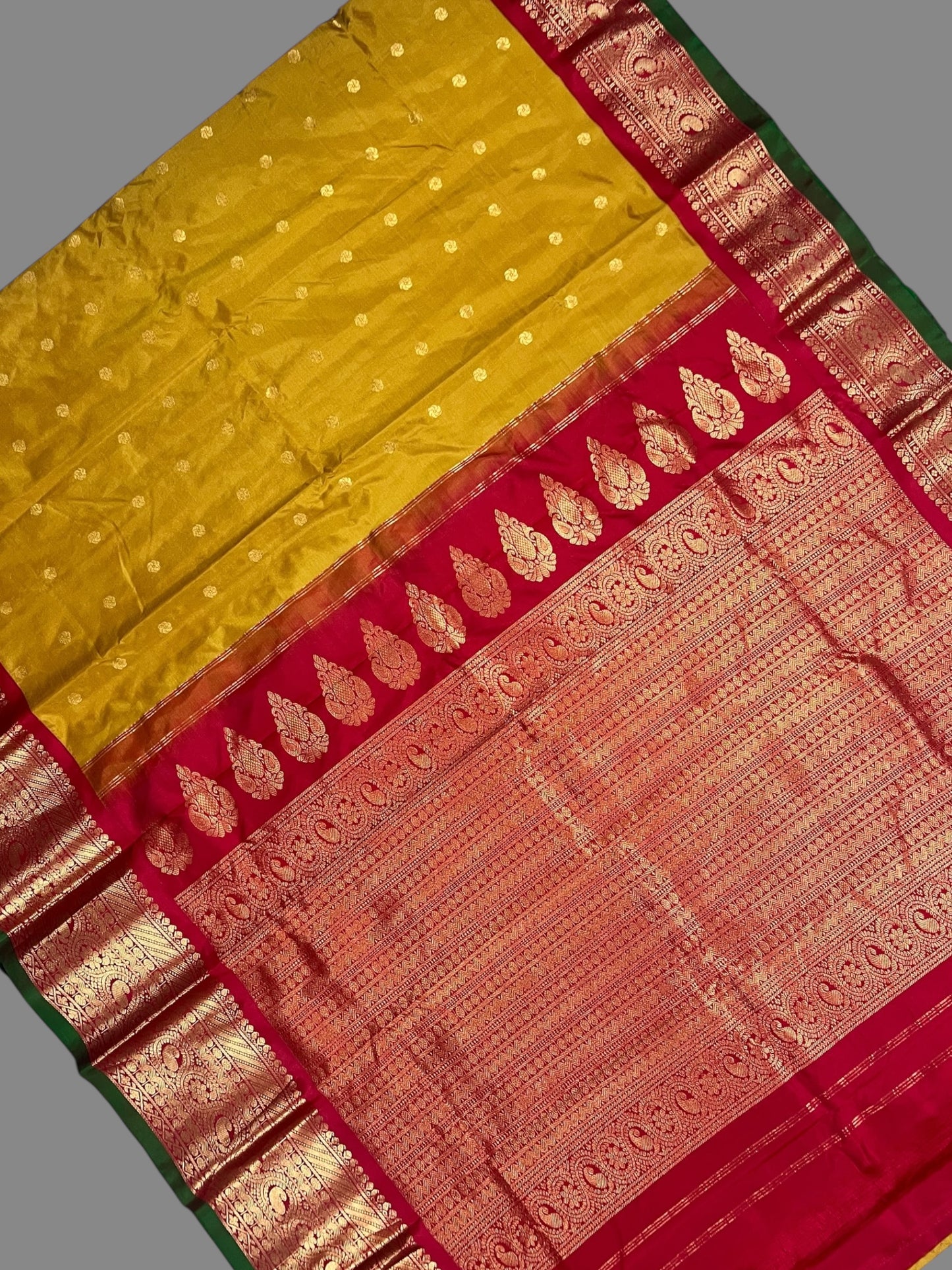 Gadwal Big Border Mehndi Pure Silk Sarees