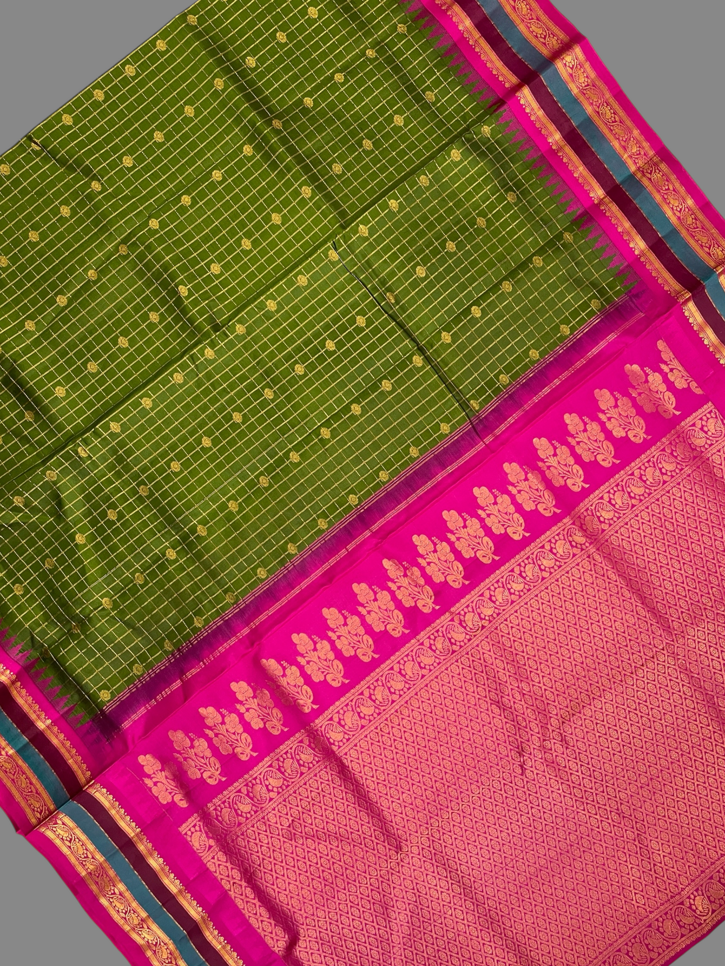 Gap Border Checks Dull Green Pure Silk Saree