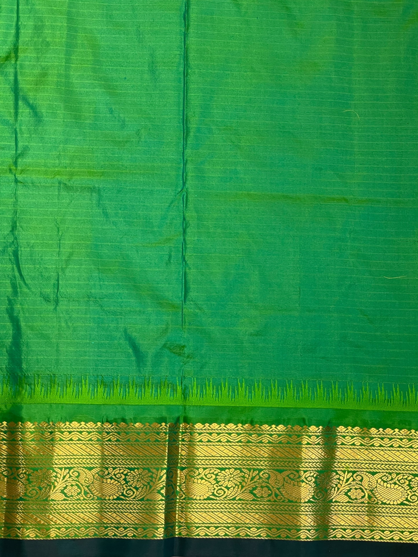 Gadwal Small Checks Butta Red Pure Silk Sarees