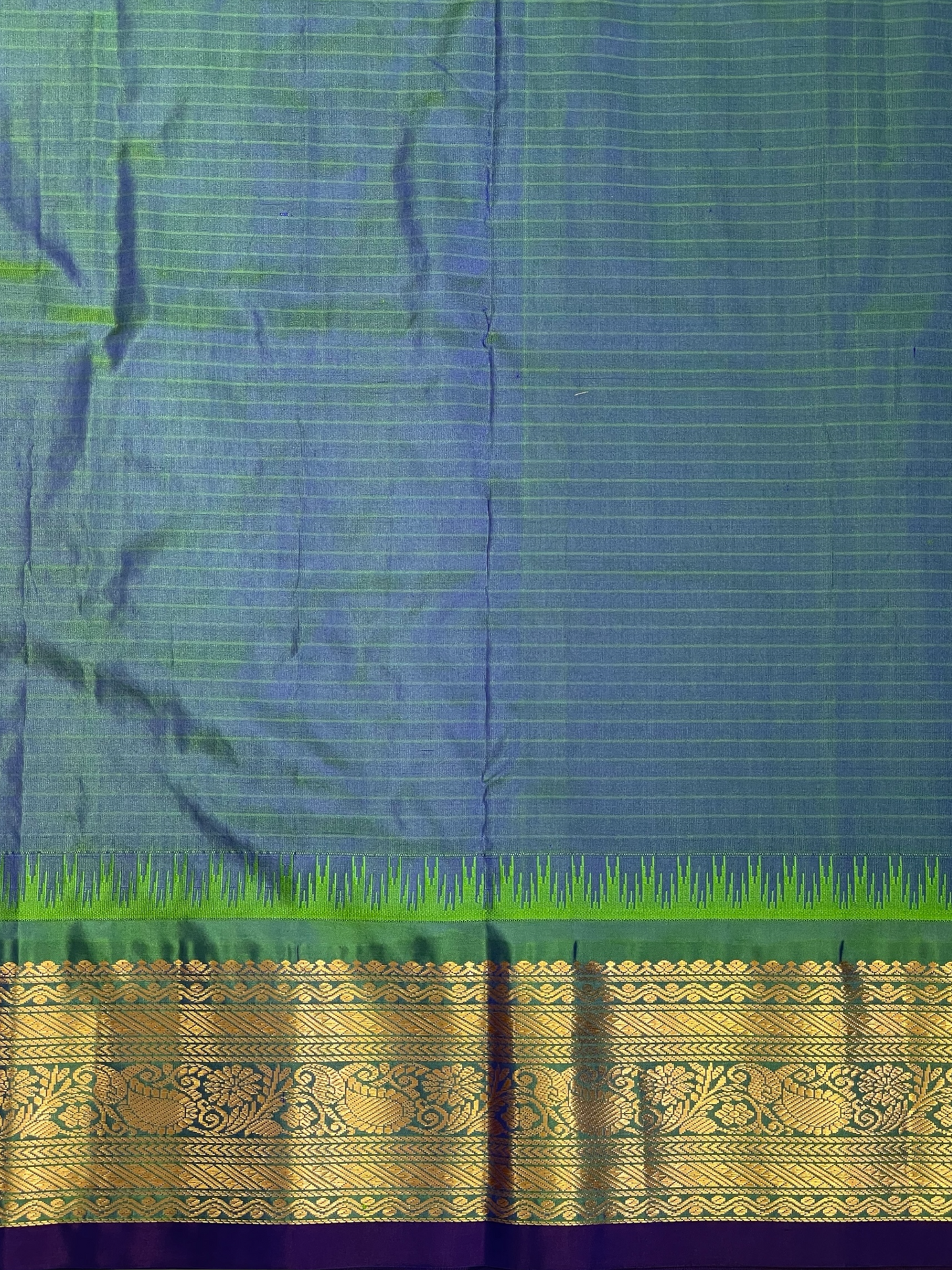 Gadwal Small Checks Butta White Pure Silk Sarees