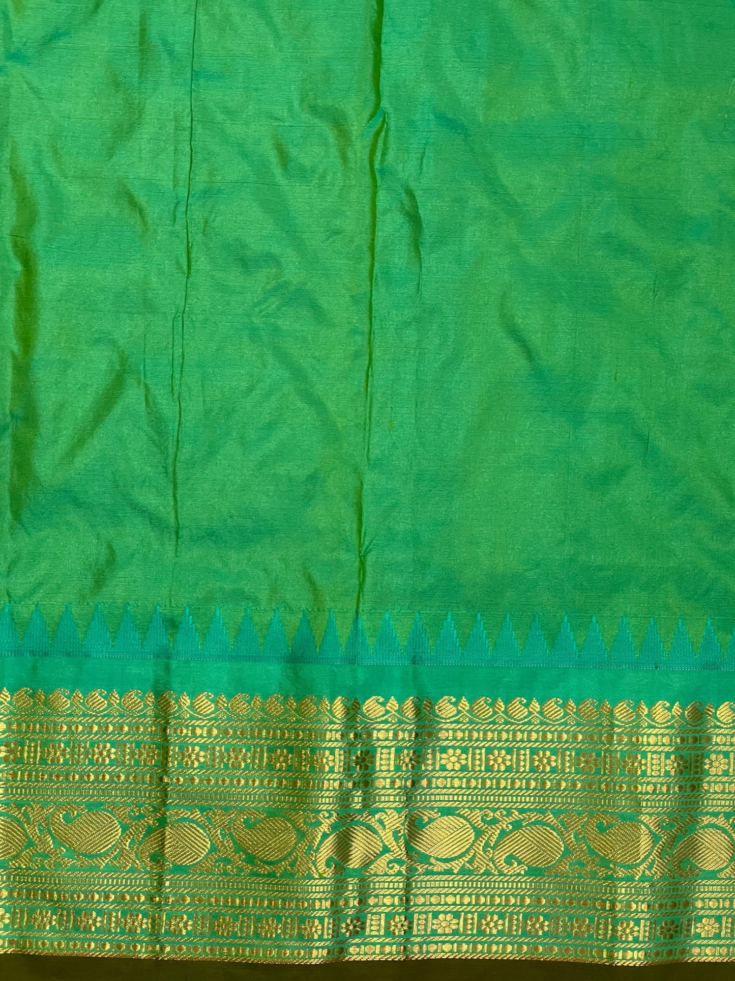 Bridal Big Checks Butta Magenta Pure Silk Sarees