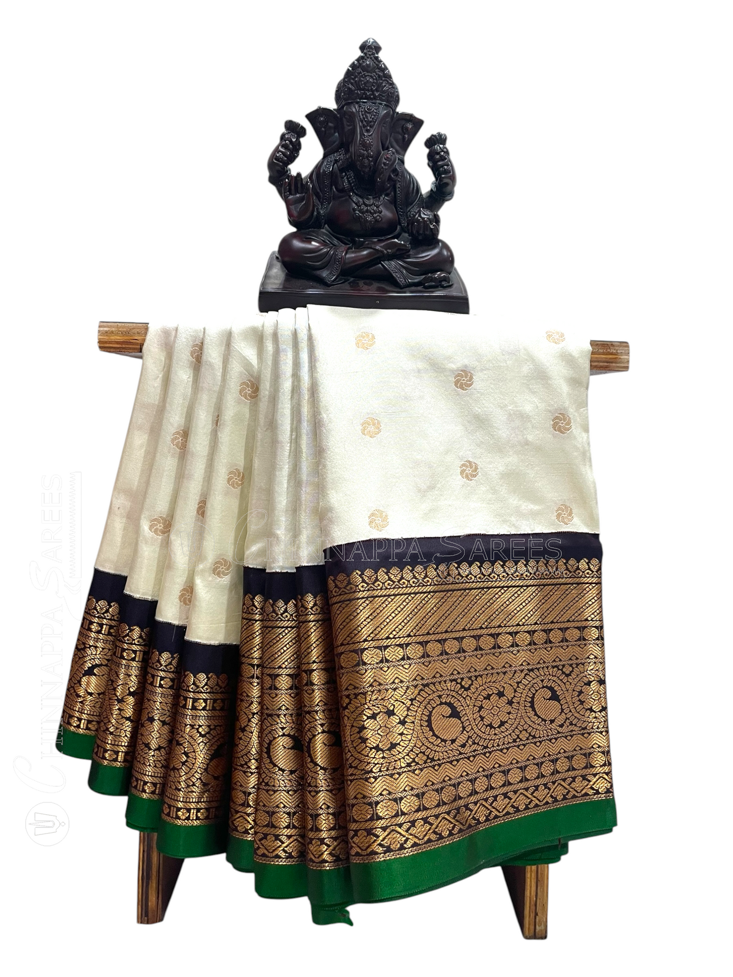 Gadwal Flower Butta White Pure Silk Sarees