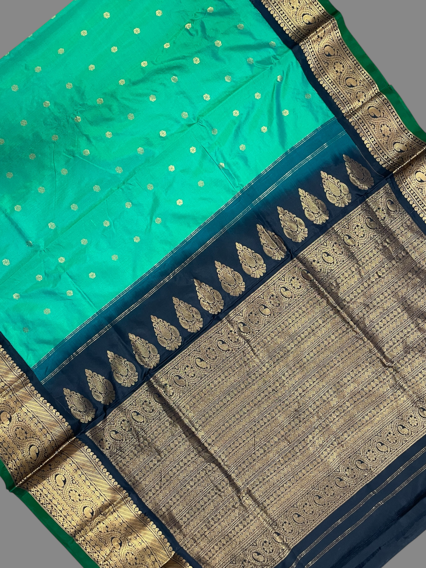 Gadwal Flower Butta Mint Green Pure Silk Sarees