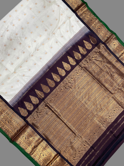Gadwal Flower Butta White Pure Silk Sarees