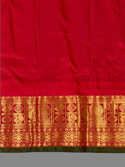 Gadwal Peacock Border Magenda Silk Saree