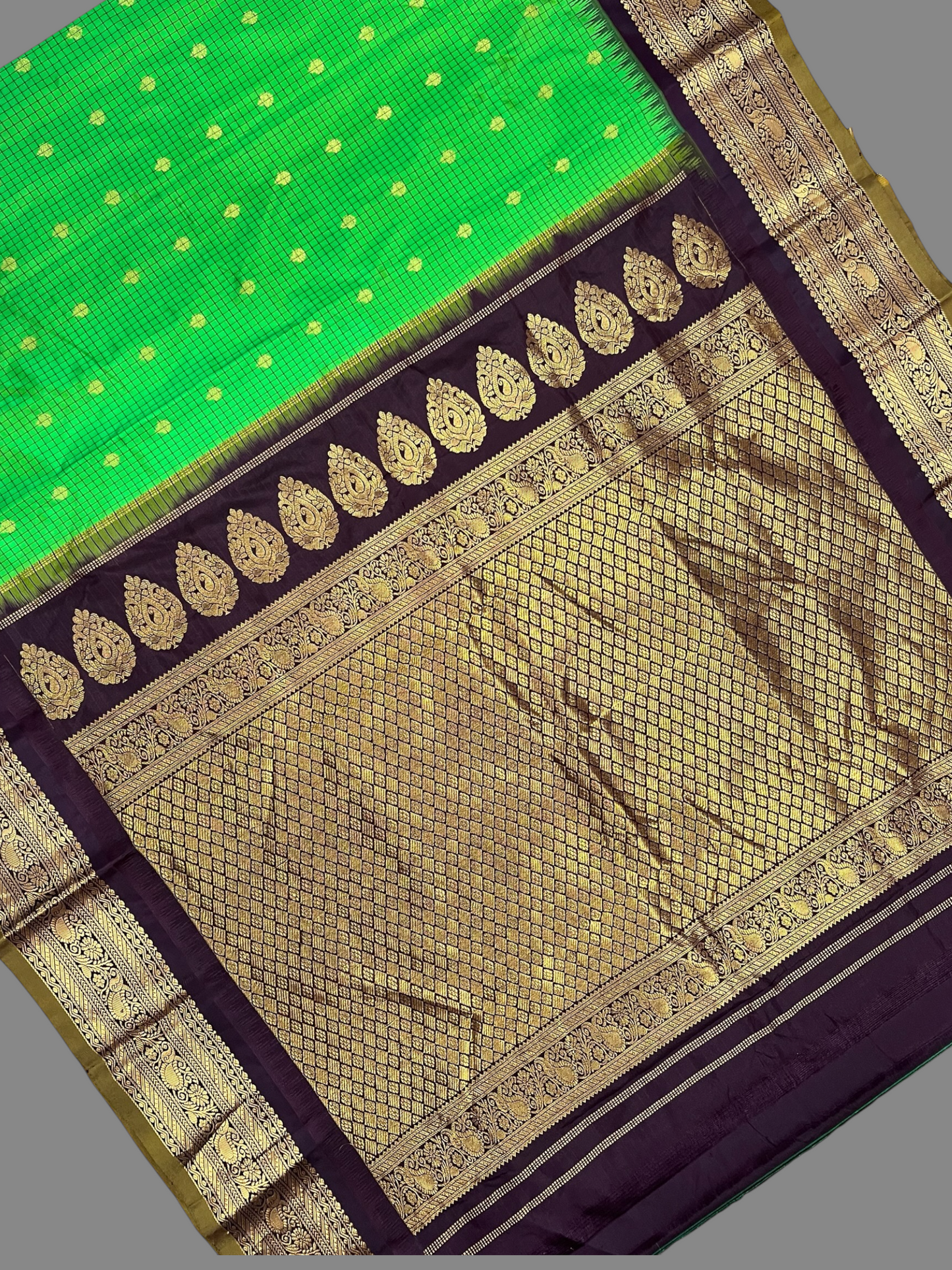 Gadwal Small Checks Butta Green Pure Silk Sarees