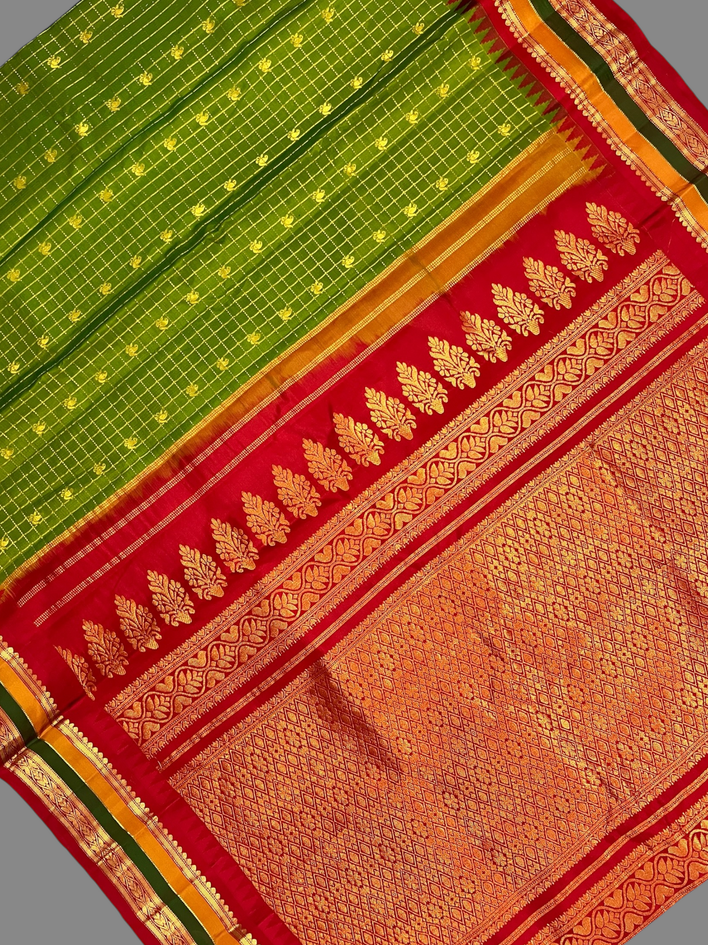Gap Border Checks Dull Green Pure Silk Saree