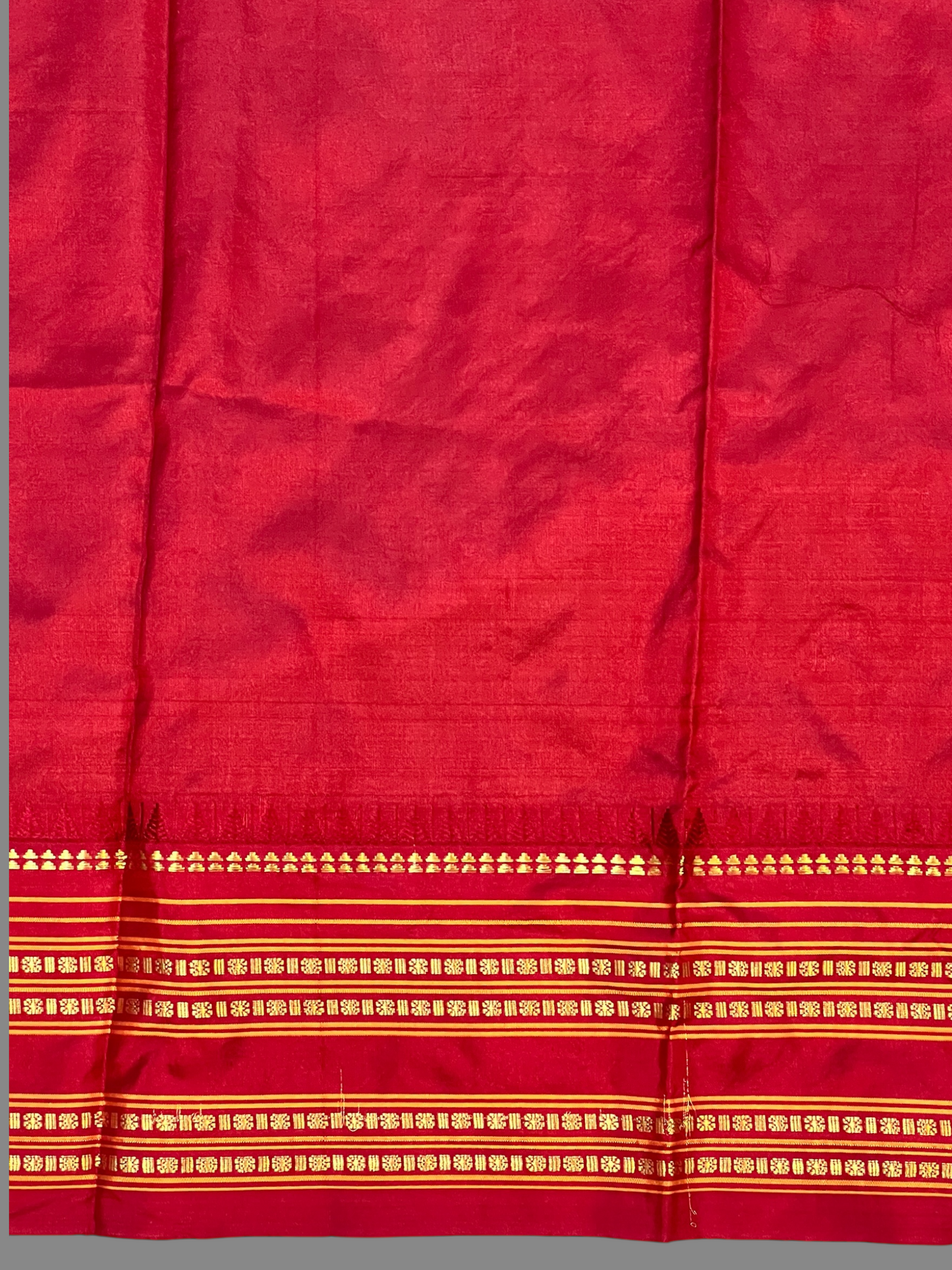 Narayanpet Checks Cream Pure Silk Saree