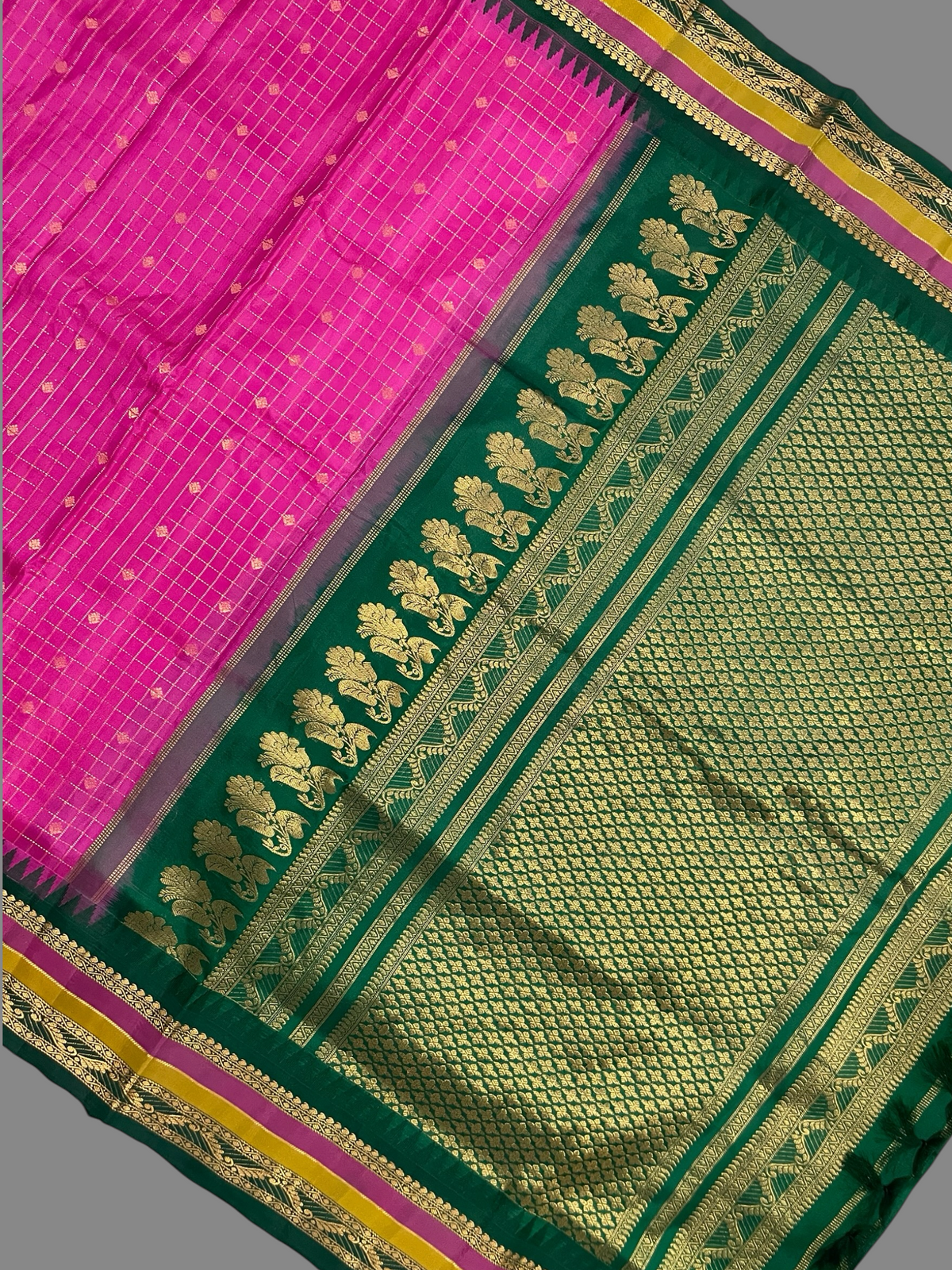 Gap Border Checks Magenta Pink Pure Silk Saree