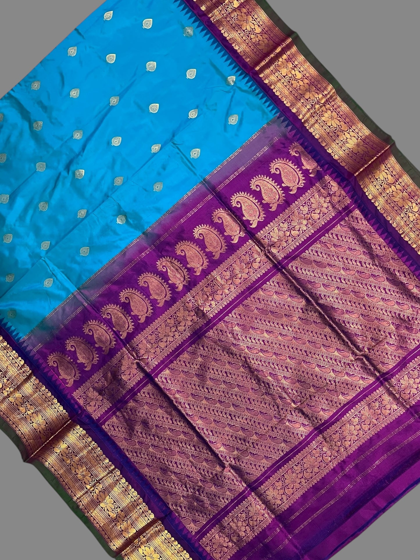 Gadwal Big Border Blue Pure Silk Sarees